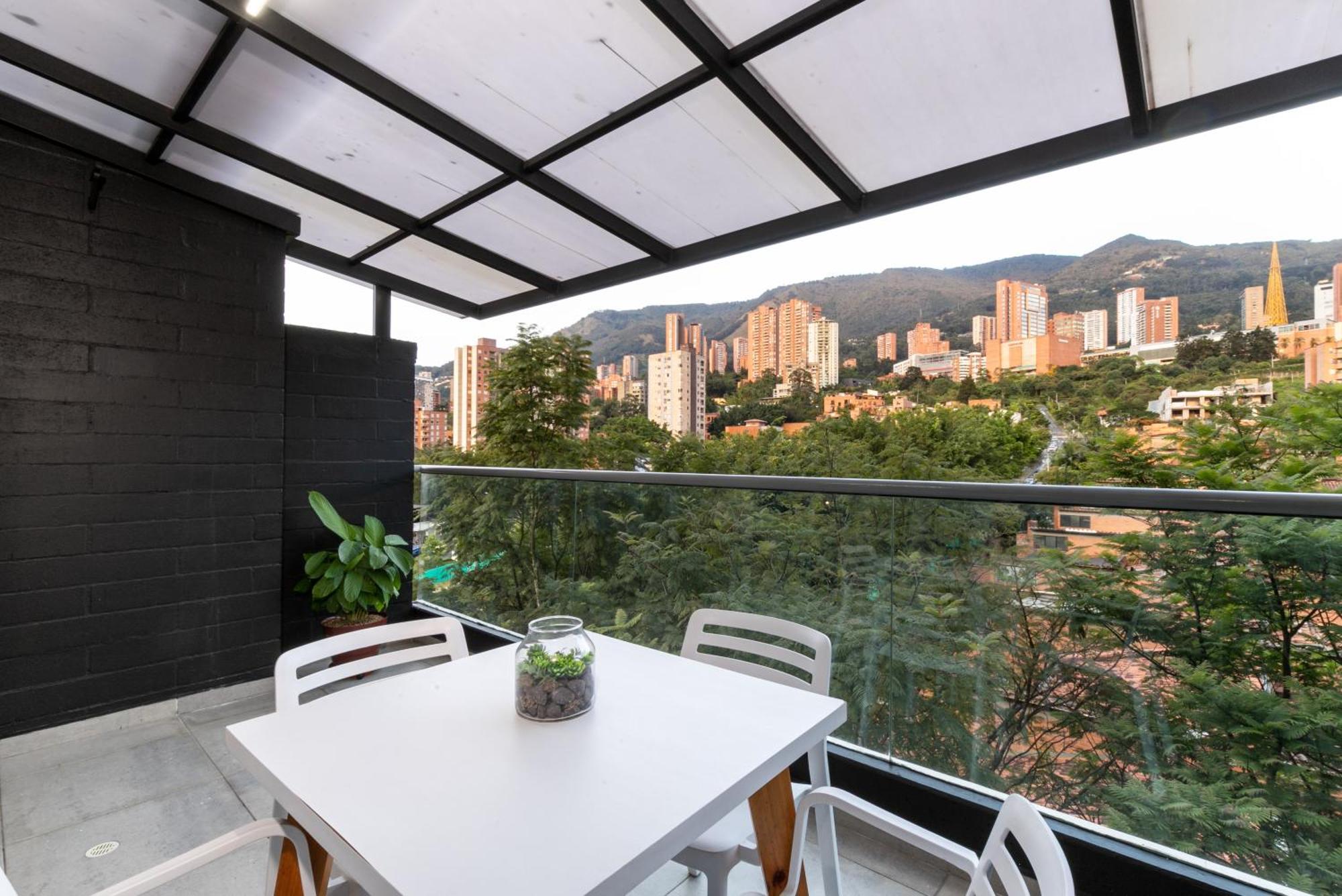 Apartamentos Borbon Suites Медельїн Екстер'єр фото