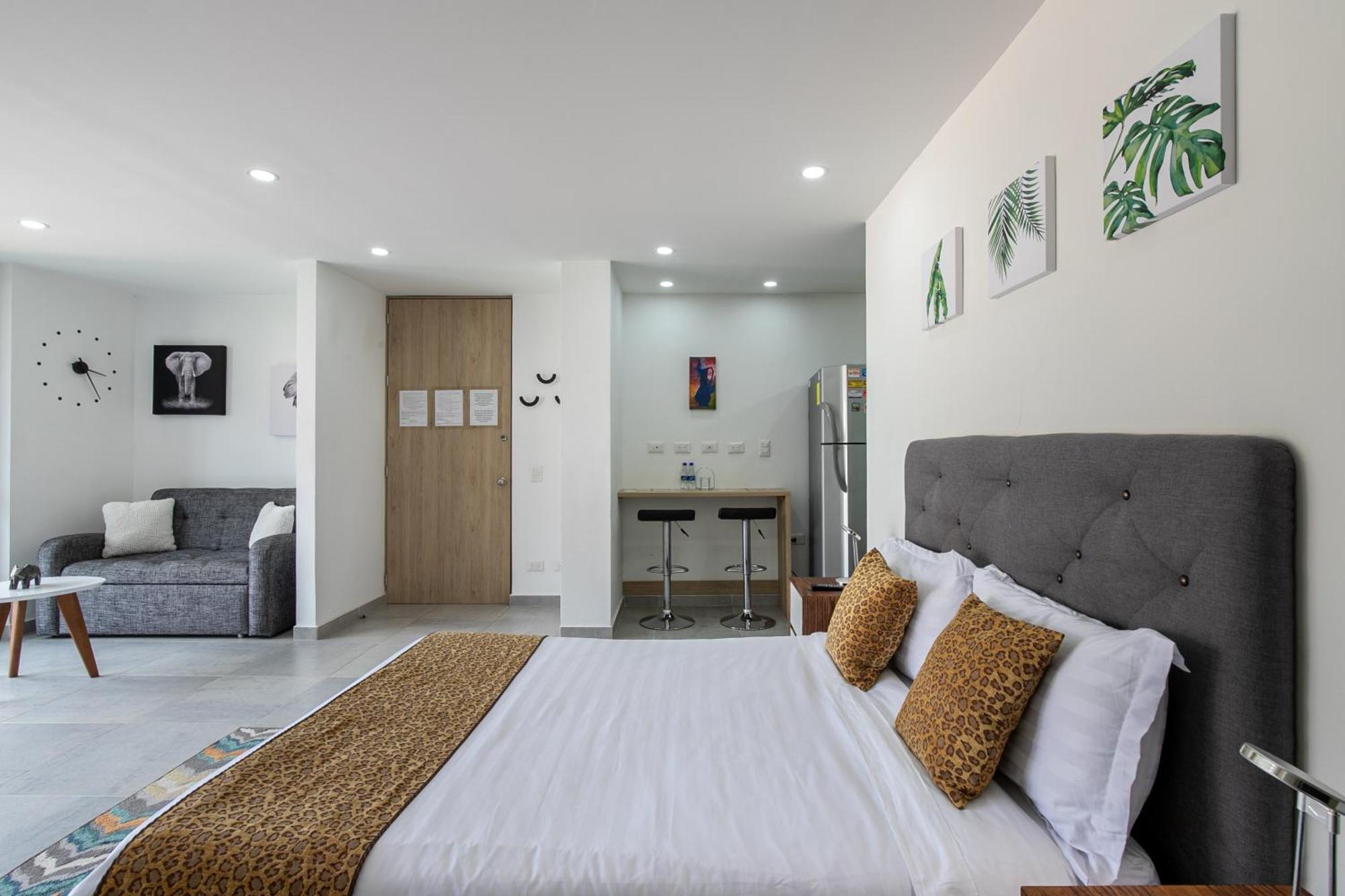 Apartamentos Borbon Suites Медельїн Екстер'єр фото