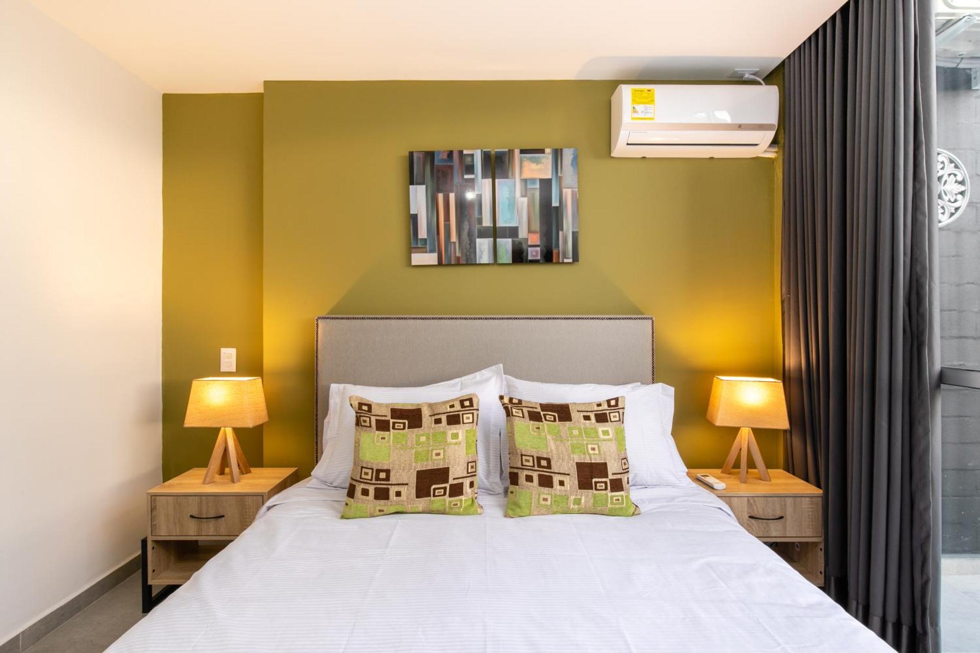Apartamentos Borbon Suites Медельїн Екстер'єр фото