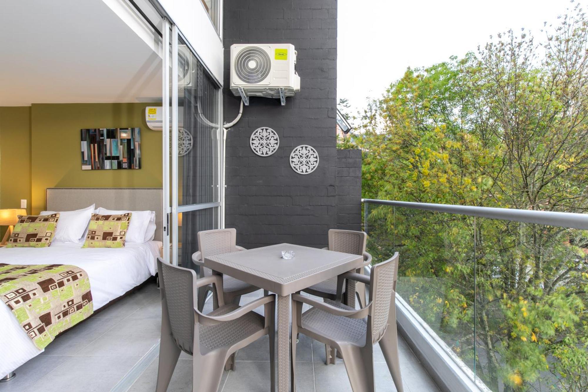 Apartamentos Borbon Suites Медельїн Екстер'єр фото
