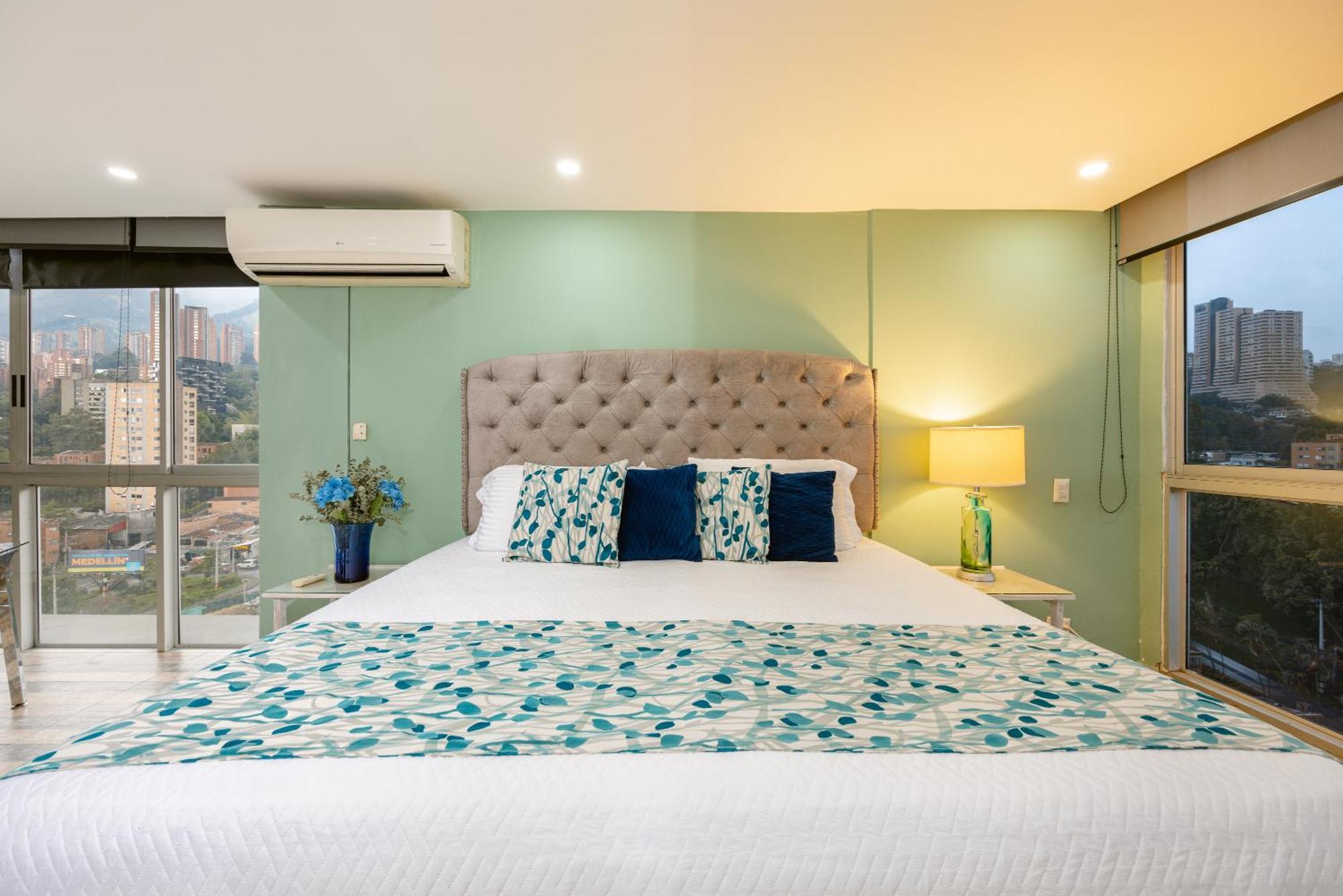 Apartamentos Borbon Suites Медельїн Екстер'єр фото